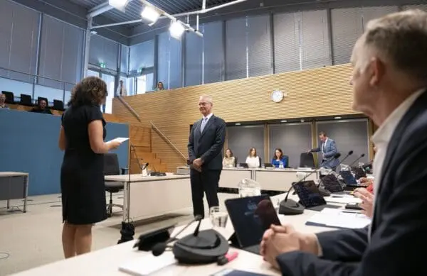 Henk Kamp en het herstel van vertrouwen