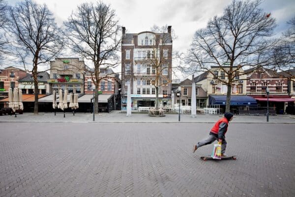 Met man en macht lokaal proberen de bedrijvigheid op peil te houden